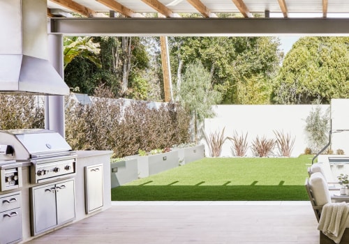 How to Create the Perfect Outdoor Kitchen for Your Custom Home
